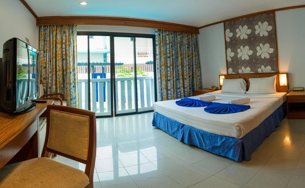 Rattana Beach Hotel By Shanaya Karon Exterior foto